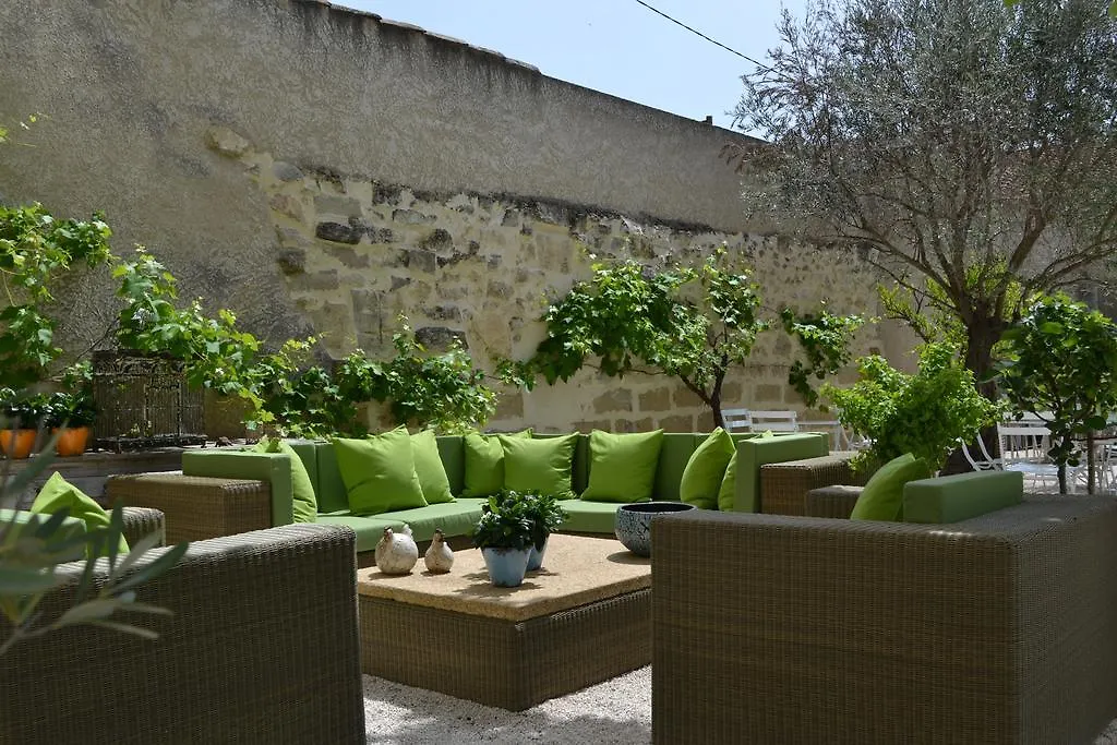 Bed and Breakfast Mas A L'Improviste Maillane 3*,