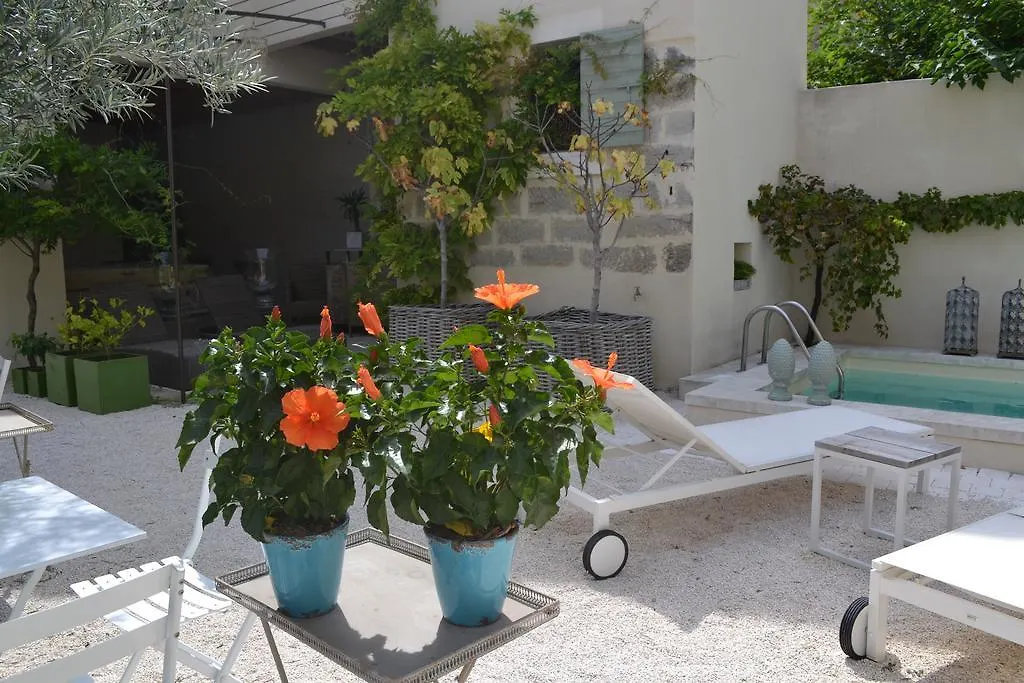 Bed and Breakfast Mas A L'Improviste Maillane