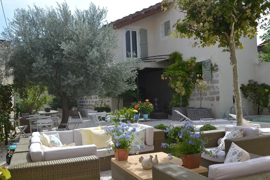 Mas A L'Improviste Bed & Breakfast Maillane