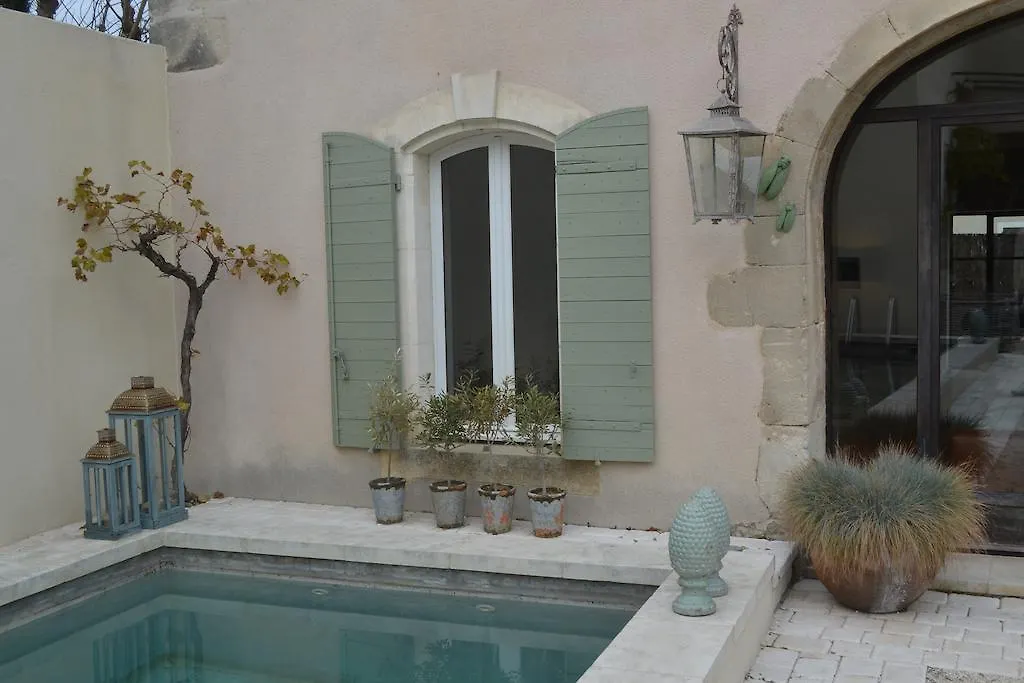 Mas A L'Improviste Bed & Breakfast Maillane 3*,  France