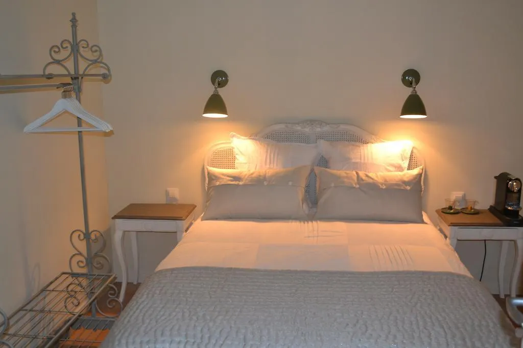 Mas A L'Improviste Bed & Breakfast Maillane 3*,